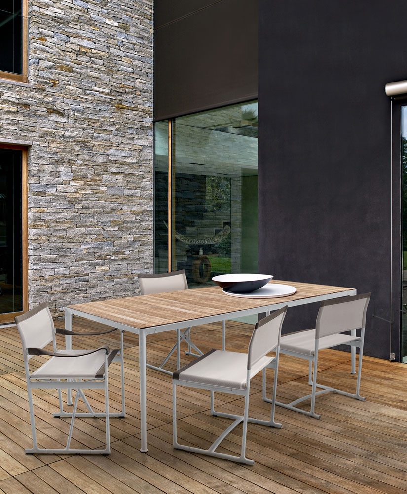 Mirto Outdoor Tables, by Antonio Citterio - B&B Italia Mirto Outdoor Tables, by Antonio Citterio - B&B Italia