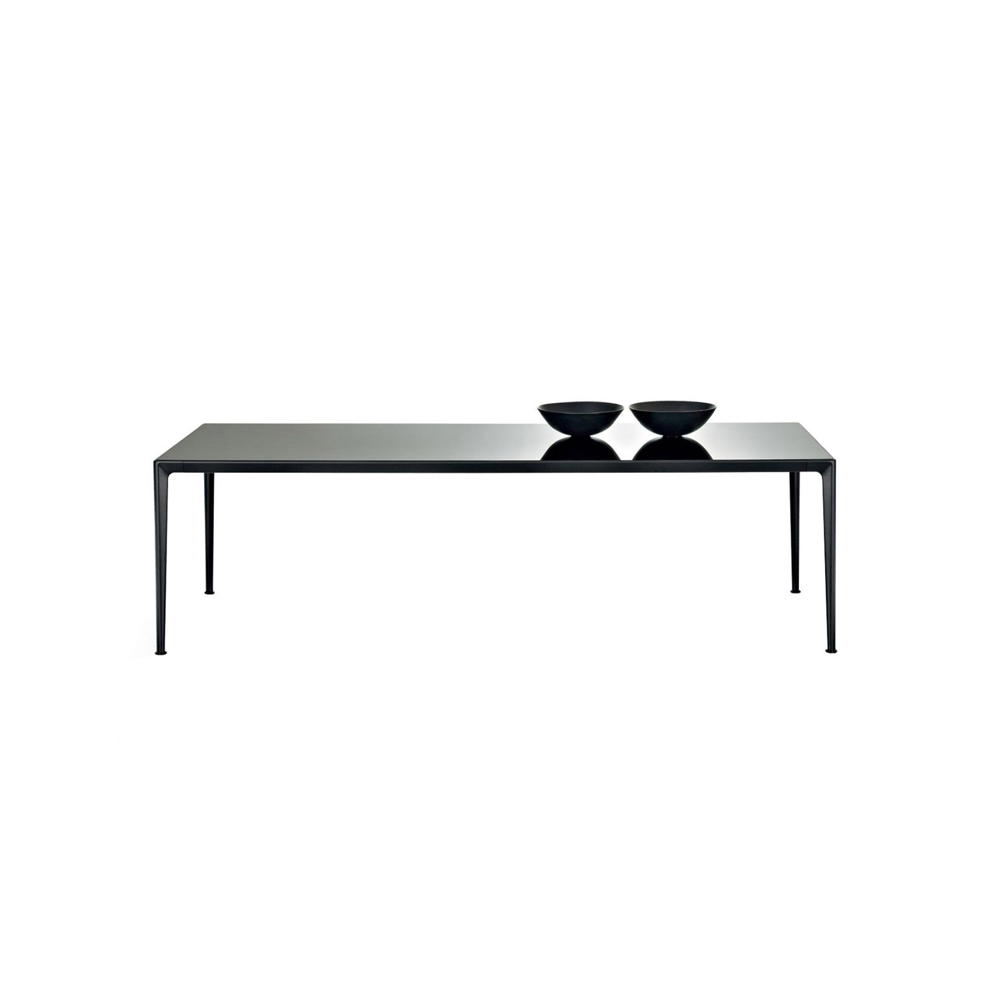 Mirto Table, by Antonio Citterio - B&B Italia | Matisse