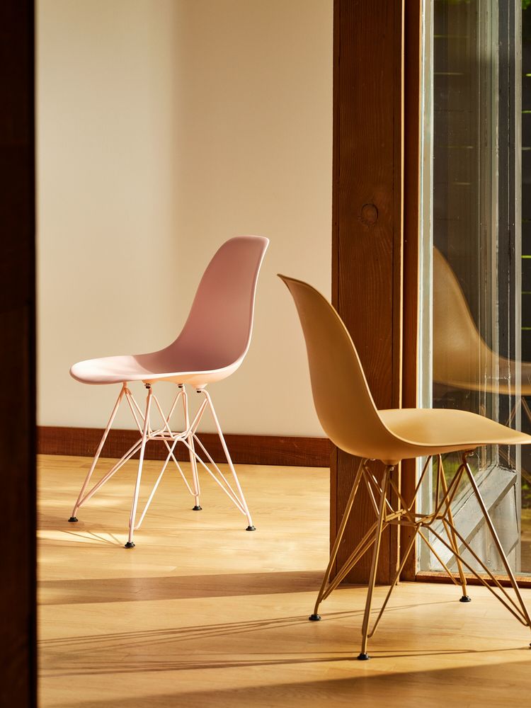 Eames® DSR Chair, by Charles & Ray Eames - Herman Miller | Matisse