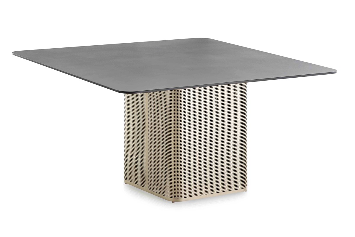 Solanas Dining Table Gold 140X140 45