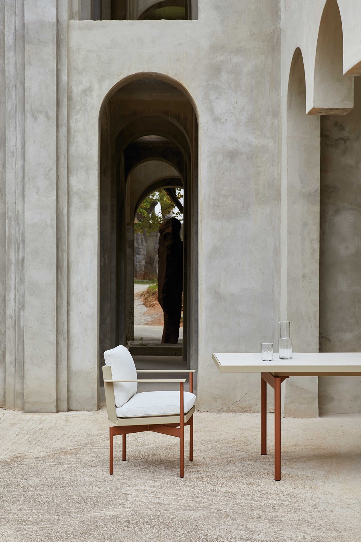 Onde Sand Dining Table And Chair 05