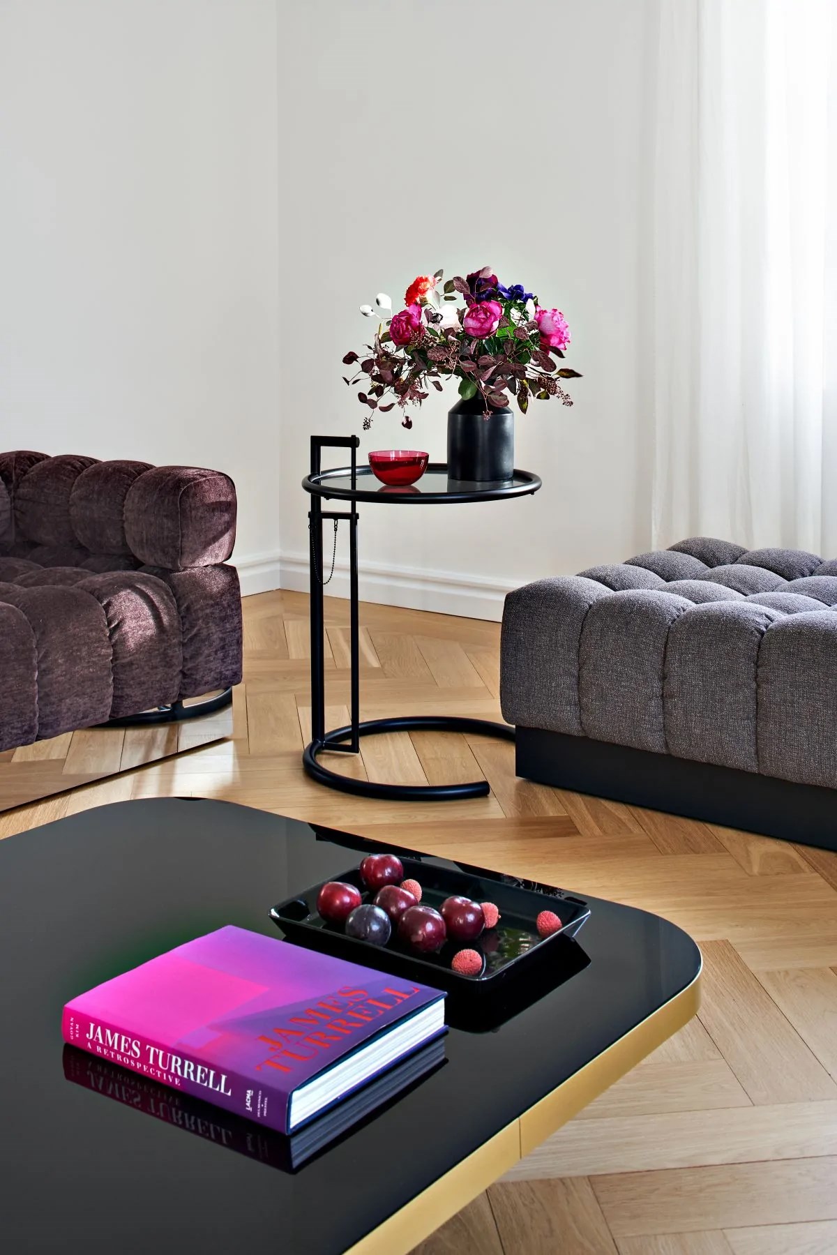 Classicon Bow Coffee Table Deep Tuft Sofa Adjustable Table E 1027 Black Version Photo Hassos 1400X