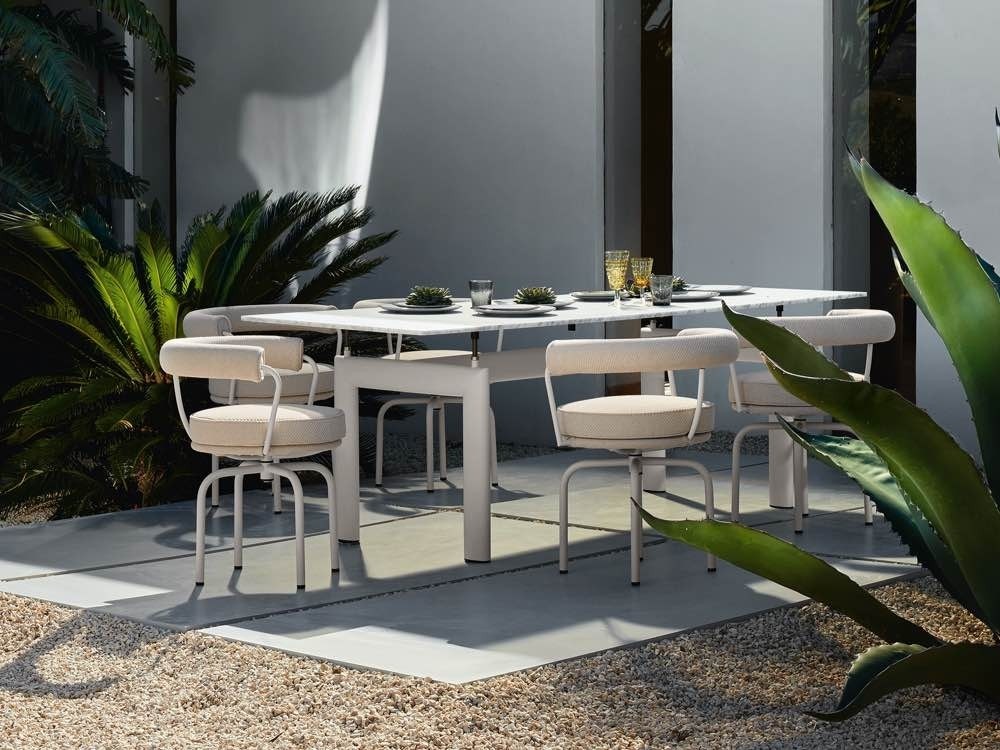 Cassina Lc7 Outdoor Chair Lifestyle 4
