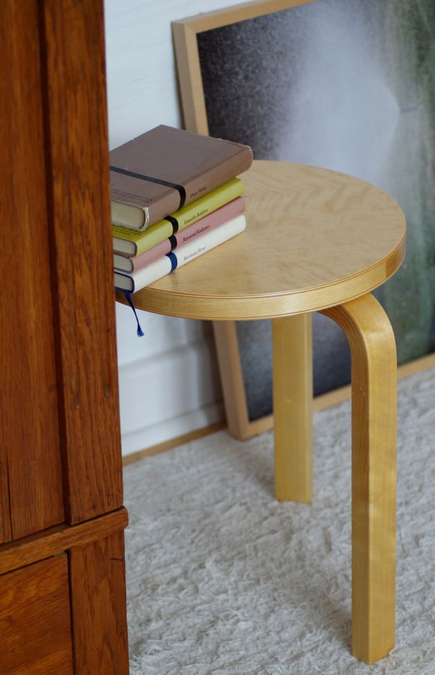 Stool 60 Loimu, by Alvar Aalto - Artek | Matisse - Interior