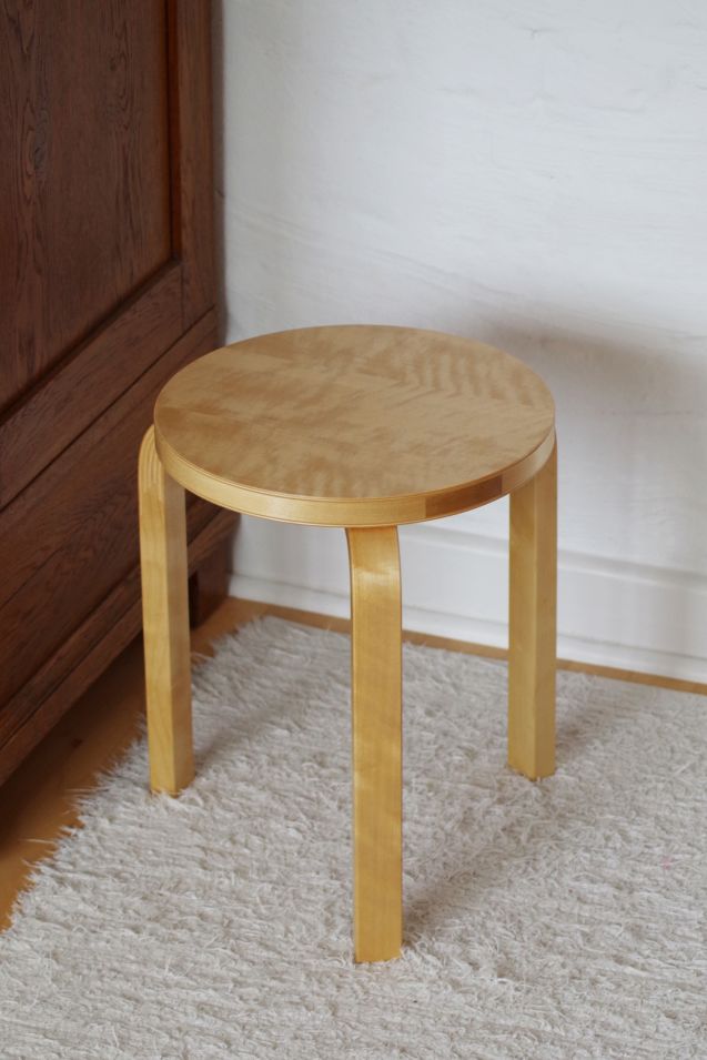 Stool 60 Loimu, by Alvar Aalto - Artek | Matisse - Interior Stool 60 Loimu, by Alvar Aalto - Artek | Matisse - Interior