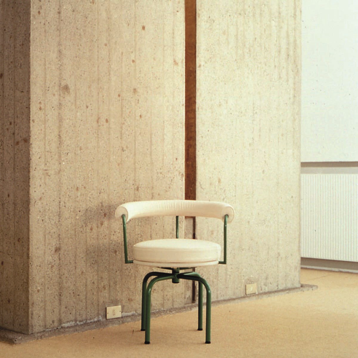 Cassina Perriand Lc7 Chairs Instu 5