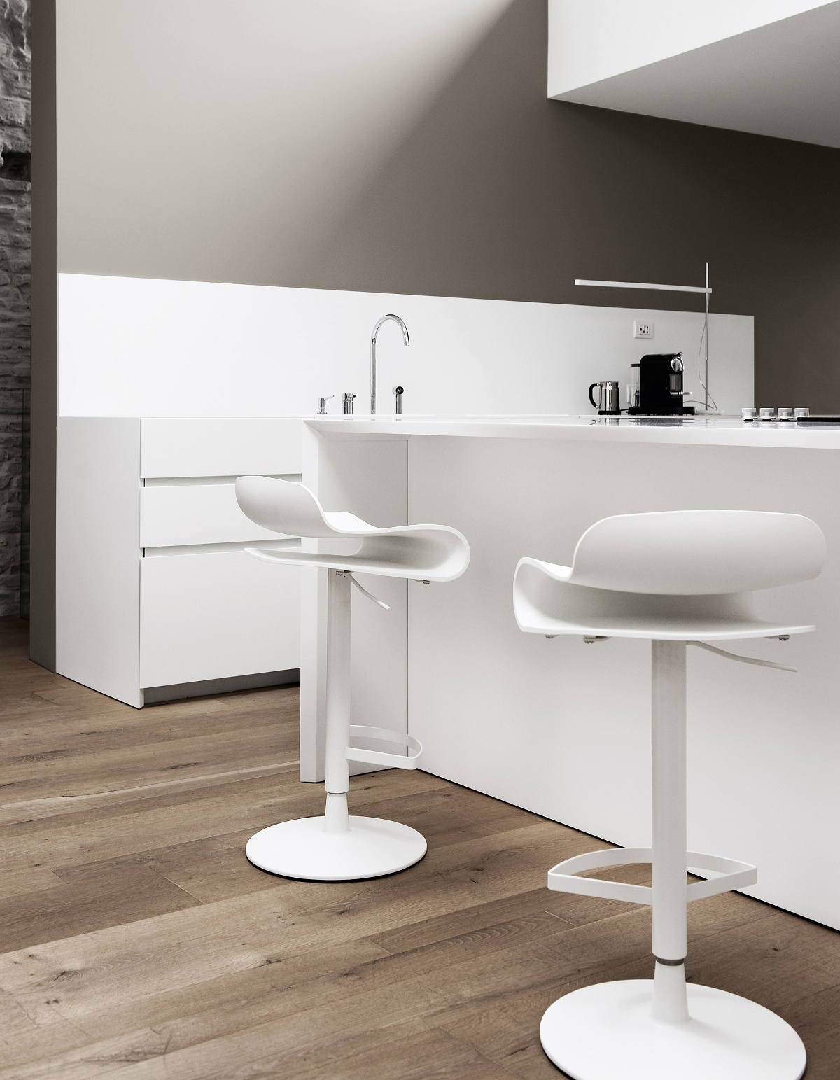 BCN Kristalia Stool with Slide Base - Miliashop