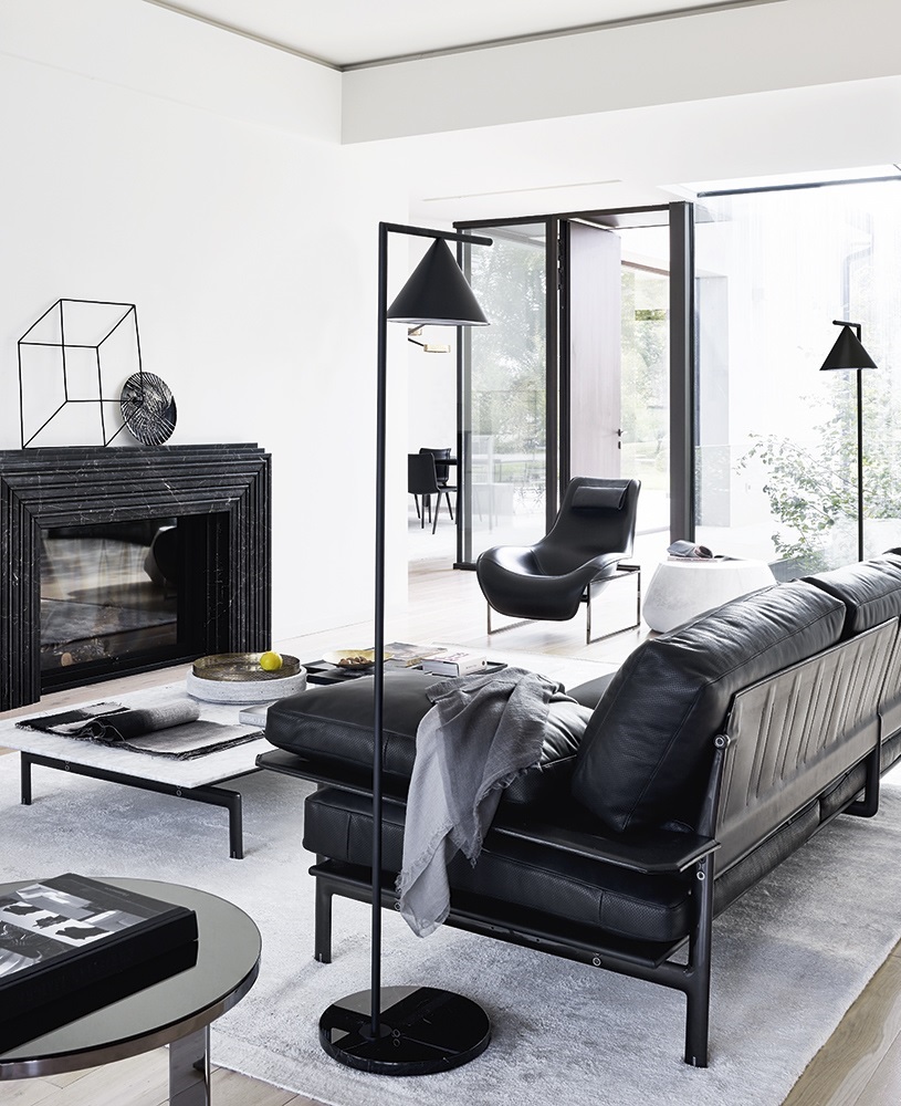 Diesis Low Table - Carrara White Marble, by Antonio Citterio